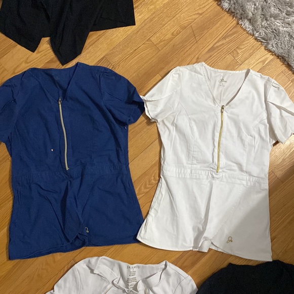 Over 15 Woman’s Scrub Tops + Pants (Jannuu, Koi) (Lulu,Greys,etc) - Picture 3 of 5
